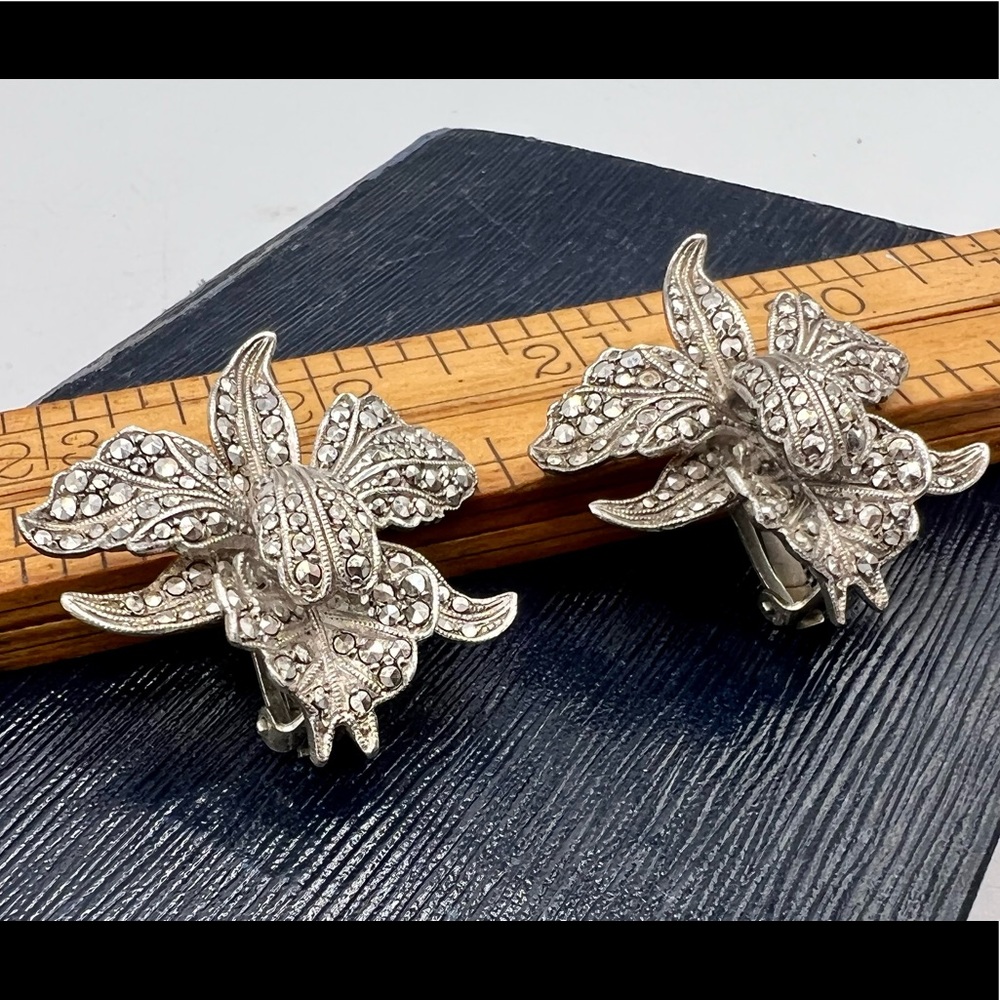 Vintage silver clip on marcasite paved iris floral earrings exquisite - Picture 12 of 14